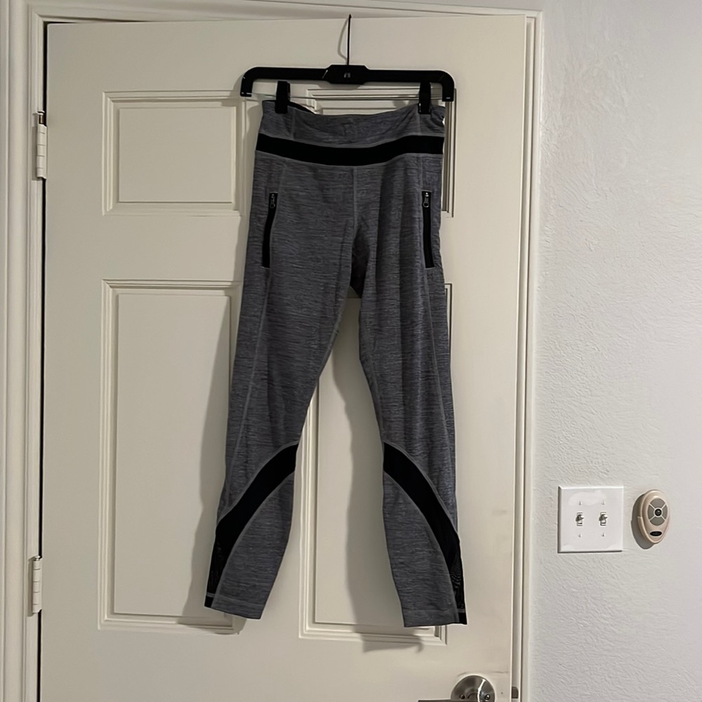 Lulu lemon leggings with zipper side pockets